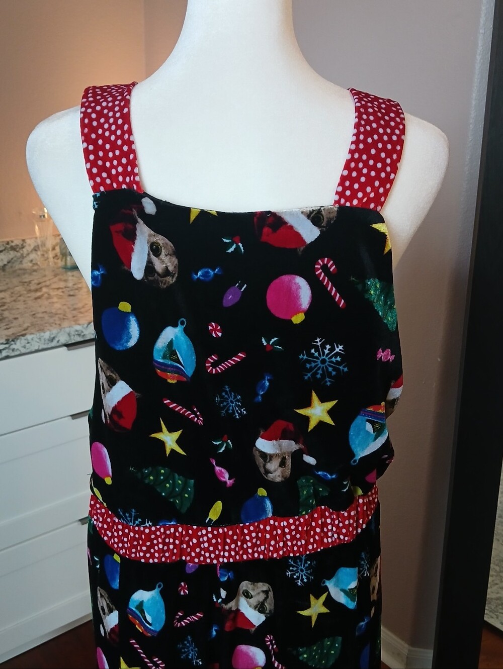 NWOT Christmas Cat Velour Jumpsuit Overalls Lrg Love On A Hanger Santa Hat Stars - Picture 8 of 11